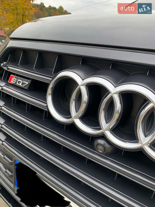 Внедорожник / Кроссовер Audi SQ7 2018 в Сваляве