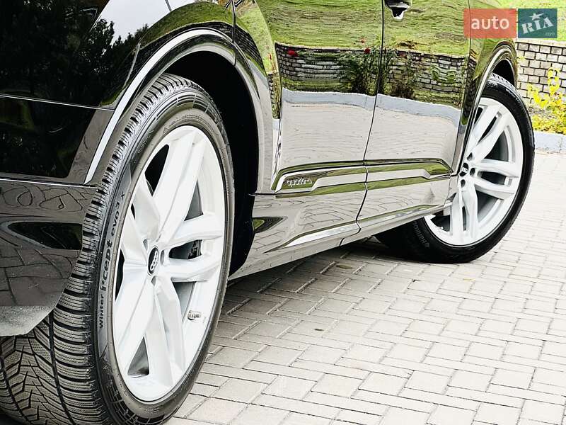 Позашляховик / Кросовер Audi SQ7 2019 в Дніпрі