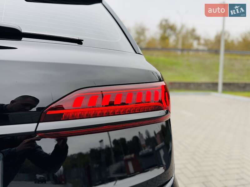 Позашляховик / Кросовер Audi SQ7 2019 в Дніпрі
