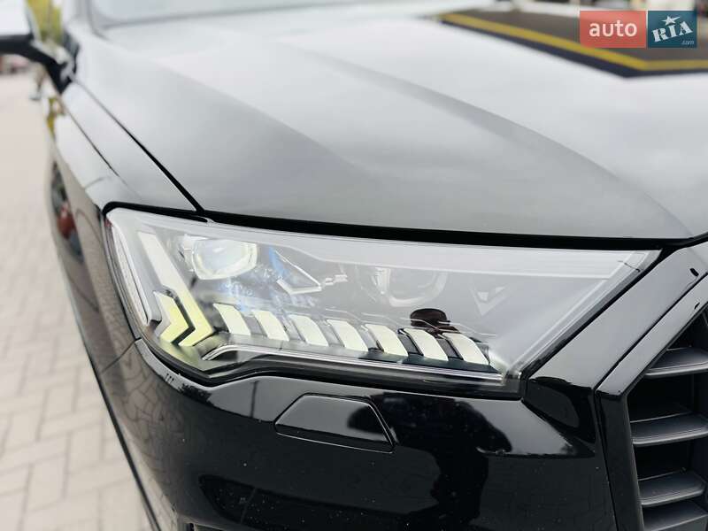 Позашляховик / Кросовер Audi SQ7 2019 в Дніпрі