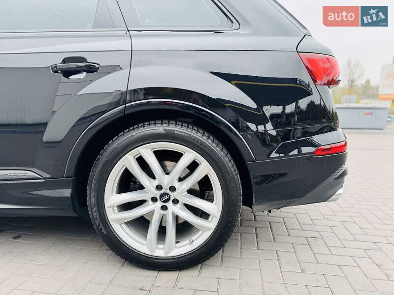 Позашляховик / Кросовер Audi SQ7 2019 в Дніпрі