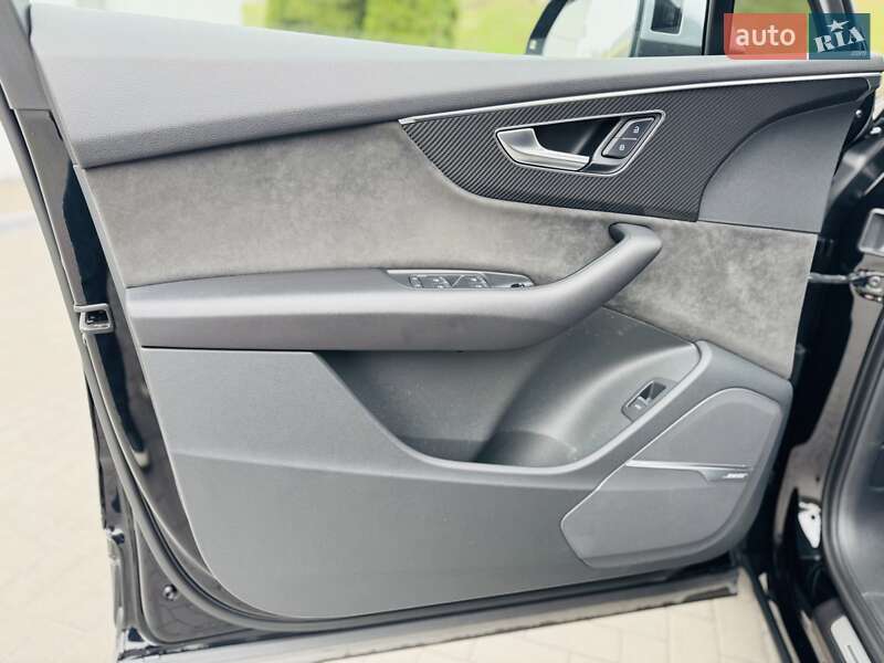 Позашляховик / Кросовер Audi SQ7 2019 в Дніпрі