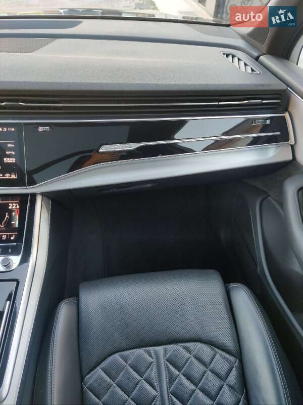 Позашляховик / Кросовер Audi SQ7 2020 в Чернівцях фото 15 Позашляховик / Кросовер Audi SQ7 2020 в Чернівцях
