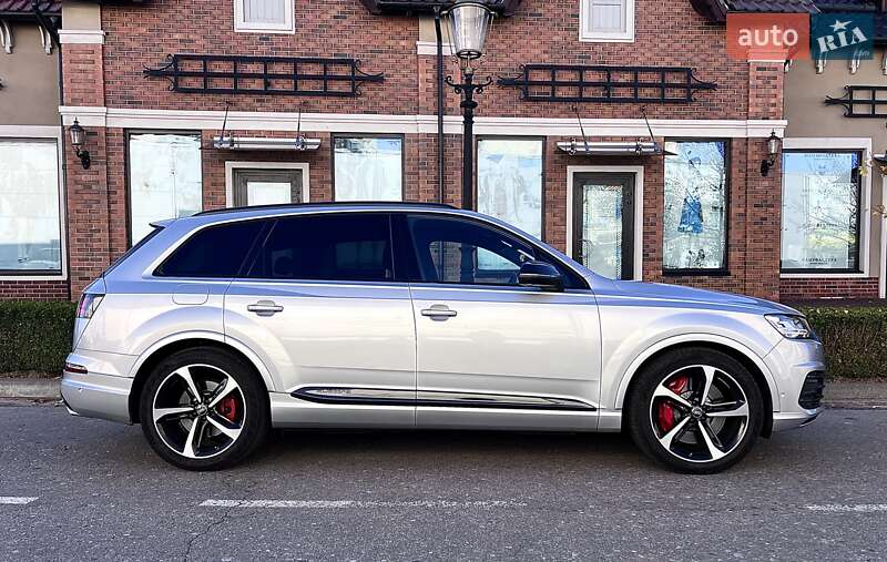 Внедорожник / Кроссовер Audi SQ7 2017 в Киеве
