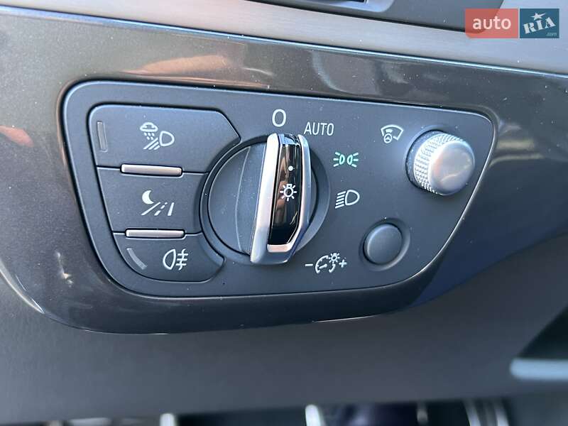 Внедорожник / Кроссовер Audi SQ7 2017 в Киеве