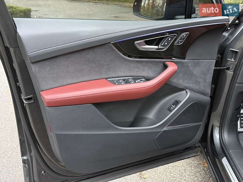 Позашляховик / Кросовер Audi SQ7 2024 в Києві