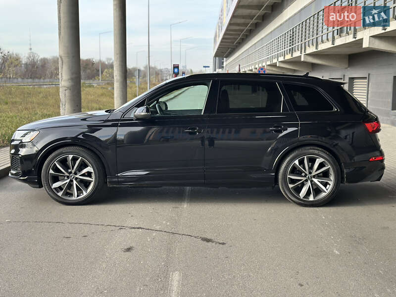 Позашляховик / Кросовер Audi SQ7 2020 в Києві