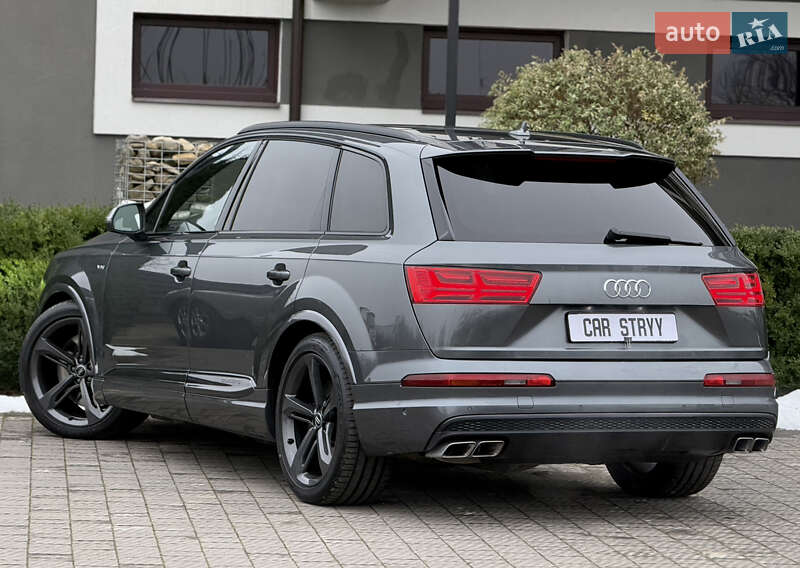 Позашляховик / Кросовер Audi SQ7 2017 в Стрию
