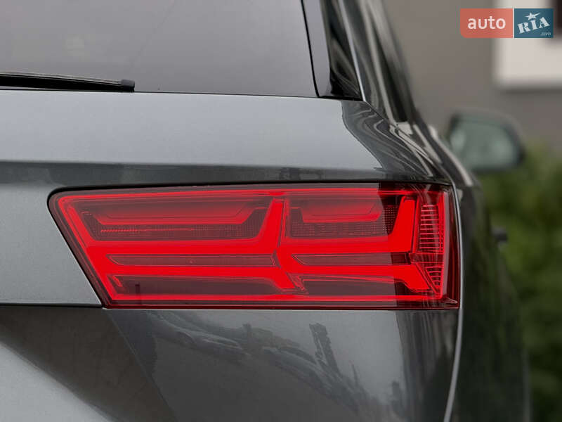 Позашляховик / Кросовер Audi SQ7 2017 в Стрию