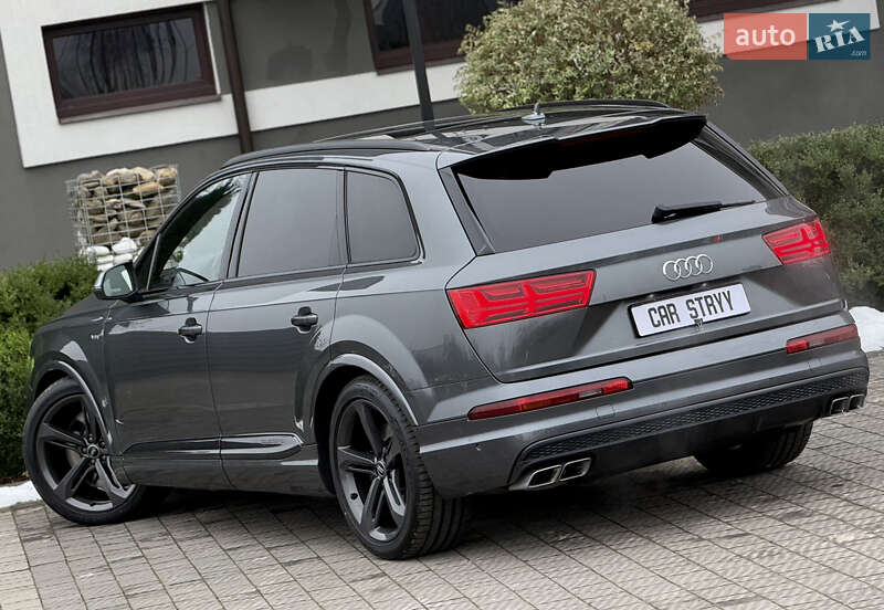 Позашляховик / Кросовер Audi SQ7 2017 в Стрию
