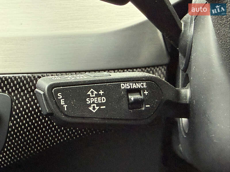 Позашляховик / Кросовер Audi SQ7 2017 в Стрию