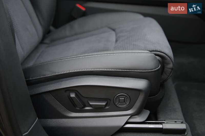 Внедорожник / Кроссовер Audi SQ7 2024 в Одессе