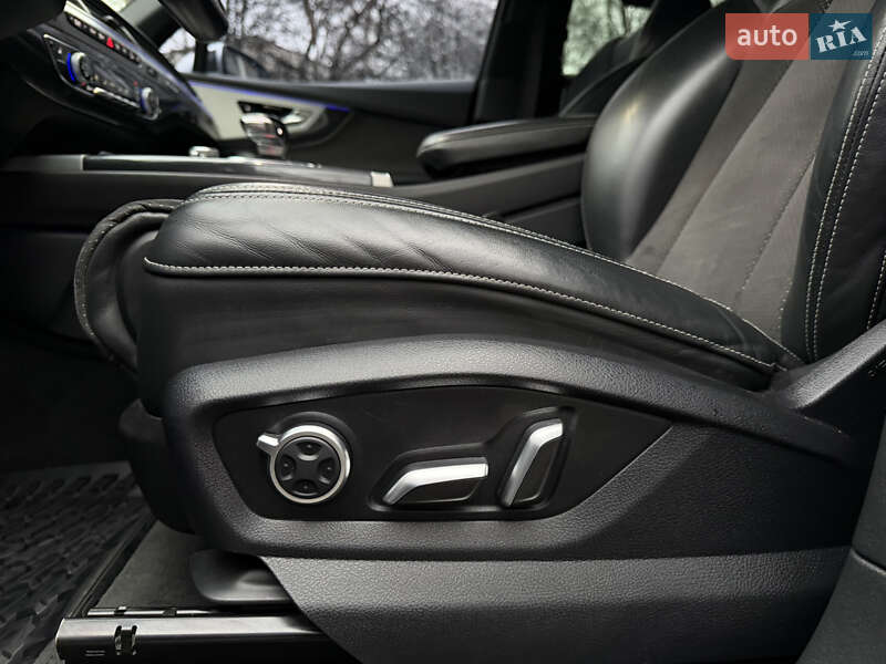 Внедорожник / Кроссовер Audi SQ7 2017 в Киеве фото 34 Внедорожник / Кроссовер Audi SQ7 2017 в Киеве