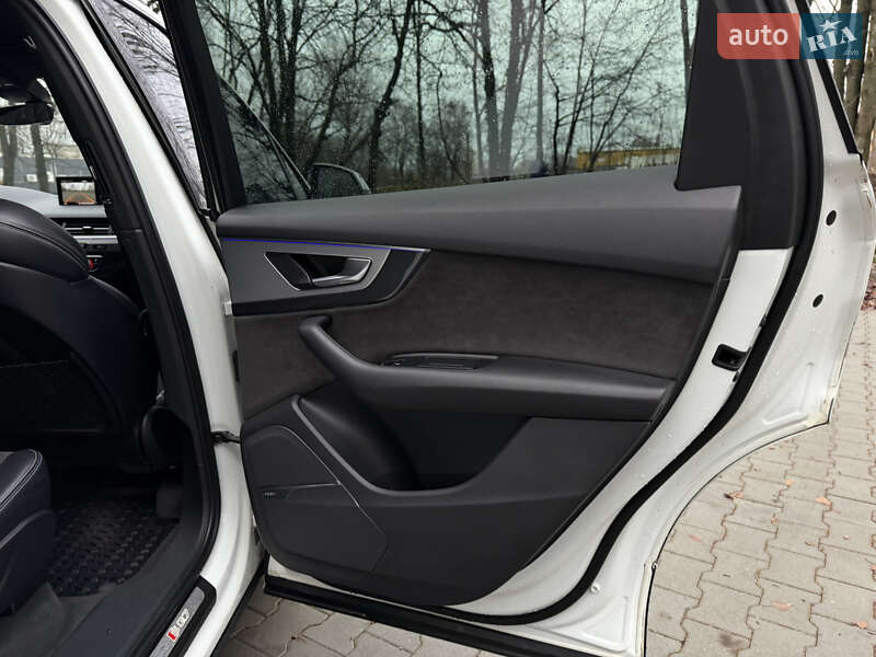 Внедорожник / Кроссовер Audi SQ7 2017 в Киеве фото 38 Внедорожник / Кроссовер Audi SQ7 2017 в Киеве