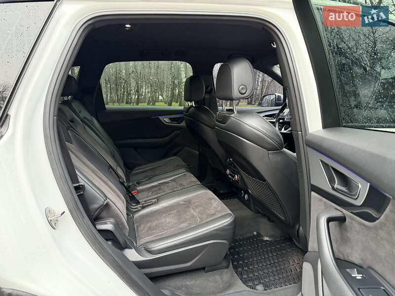Внедорожник / Кроссовер Audi SQ7 2017 в Киеве фото 42 Внедорожник / Кроссовер Audi SQ7 2017 в Киеве