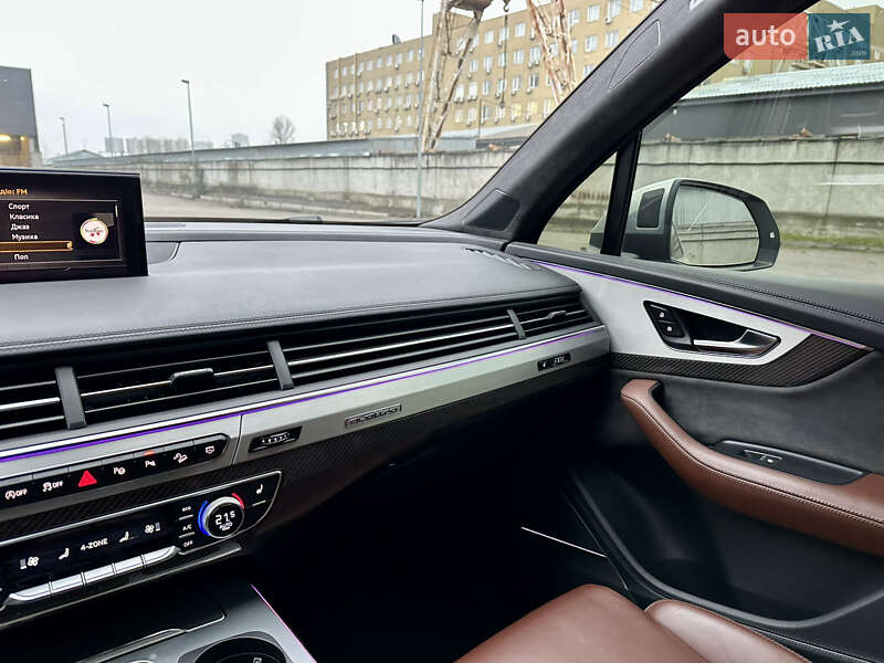 Внедорожник / Кроссовер Audi SQ7 2017 в Киеве фото 62 Внедорожник / Кроссовер Audi SQ7 2017 в Киеве