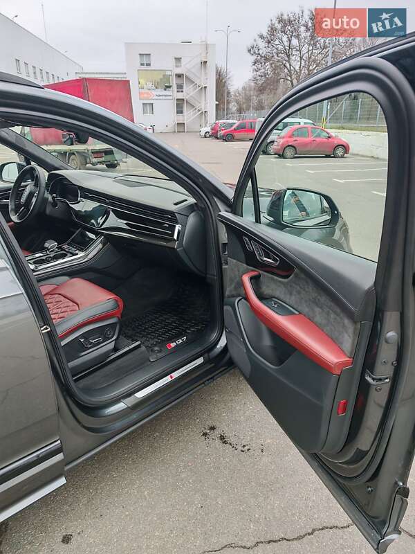 Позашляховик / Кросовер Audi SQ7 2020 в Дніпрі