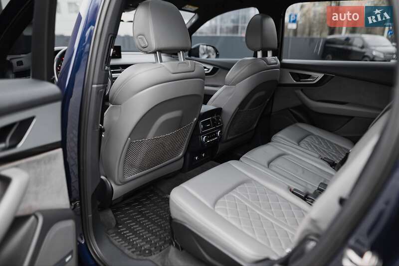 Внедорожник / Кроссовер Audi SQ7 2019 в Кривом Роге