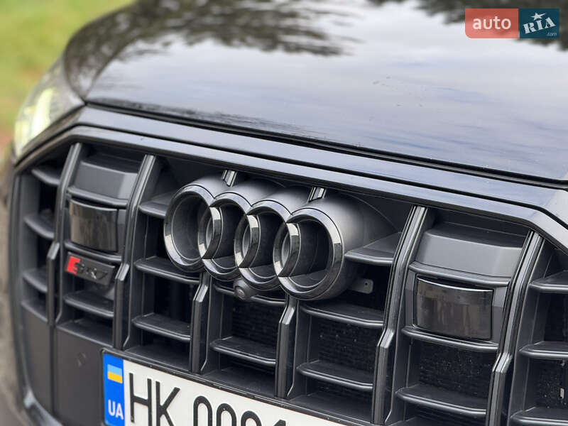 Внедорожник / Кроссовер Audi SQ7 2019 в Ровно