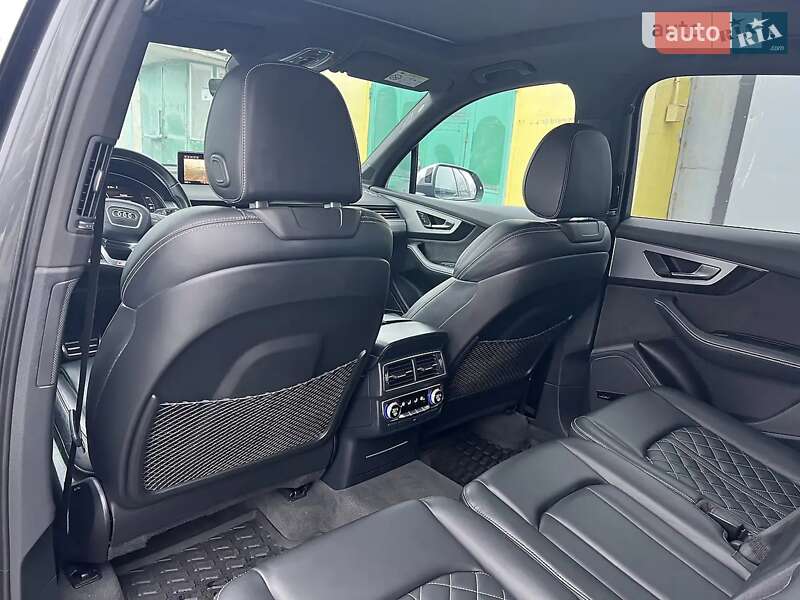 Позашляховик / Кросовер Audi SQ7 2017 в Вінниці