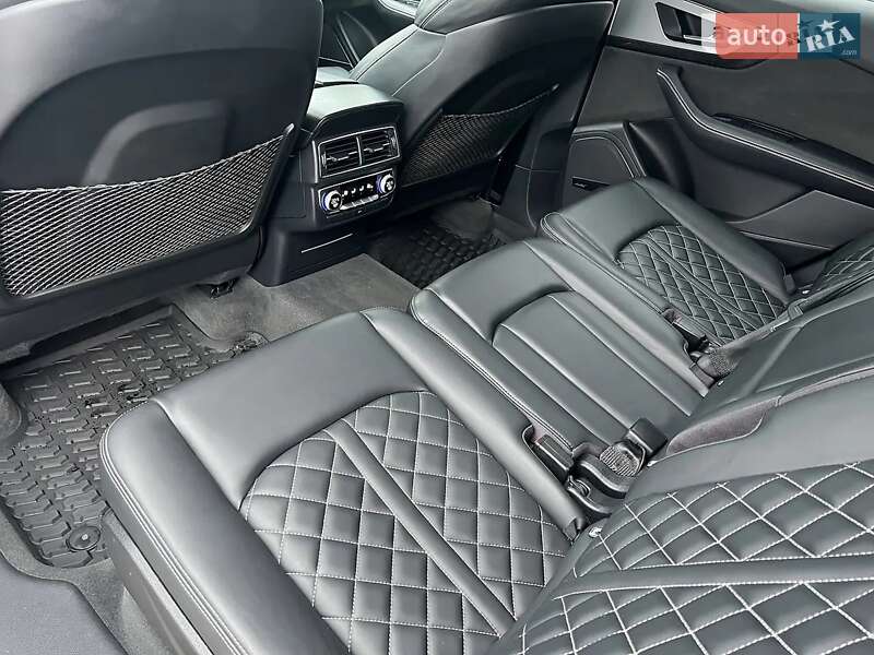Позашляховик / Кросовер Audi SQ7 2017 в Вінниці