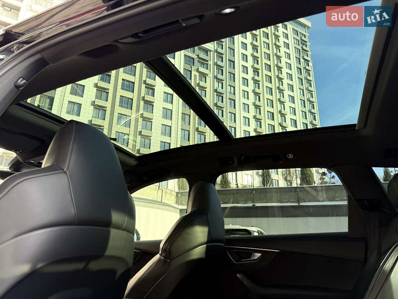 Внедорожник / Кроссовер Audi SQ7 2020 в Киеве