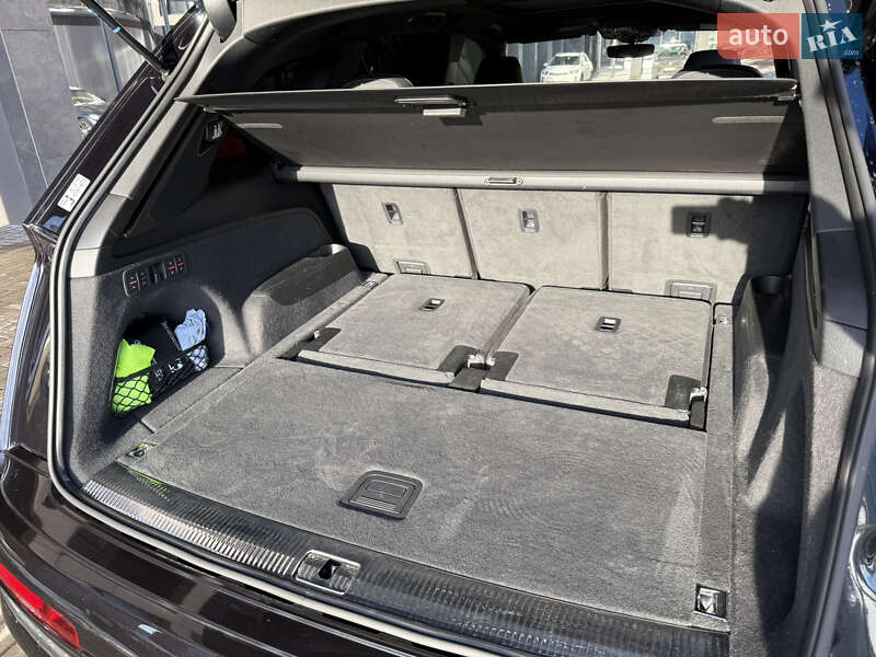 Внедорожник / Кроссовер Audi SQ7 2020 в Киеве