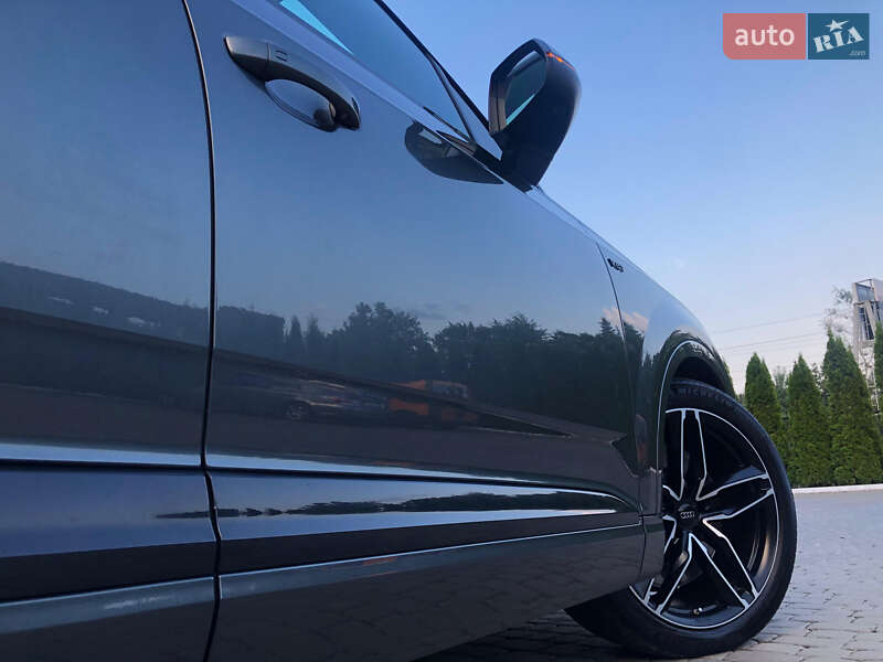 Внедорожник / Кроссовер Audi SQ7 2017 в Трускавце