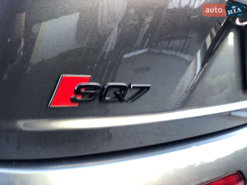 Внедорожник / Кроссовер Audi SQ7 2017 в Трускавце