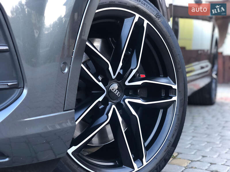 Внедорожник / Кроссовер Audi SQ7 2017 в Трускавце