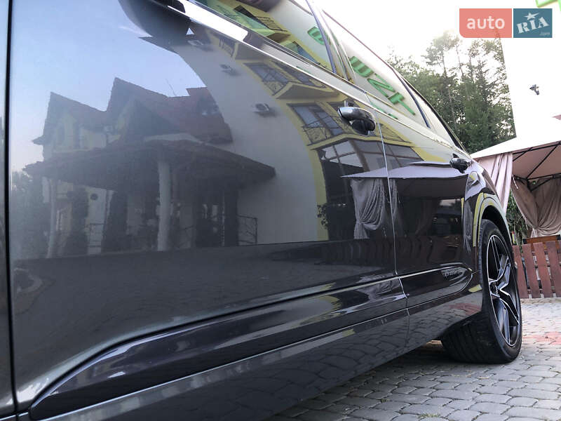 Внедорожник / Кроссовер Audi SQ7 2017 в Трускавце