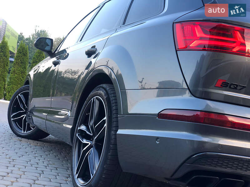 Внедорожник / Кроссовер Audi SQ7 2017 в Трускавце