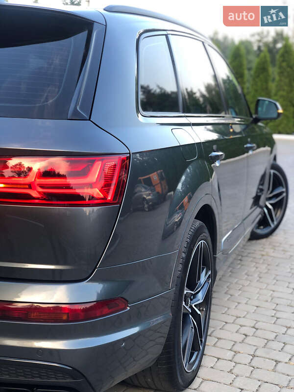 Внедорожник / Кроссовер Audi SQ7 2017 в Трускавце