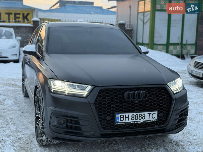 Позашляховик / Кросовер Audi SQ7 2017 в Києві