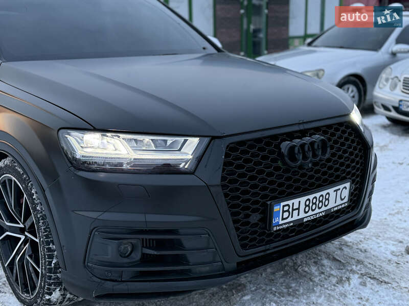 Позашляховик / Кросовер Audi SQ7 2017 в Києві