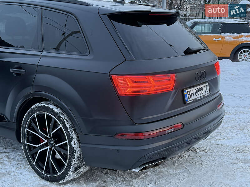 Позашляховик / Кросовер Audi SQ7 2017 в Києві