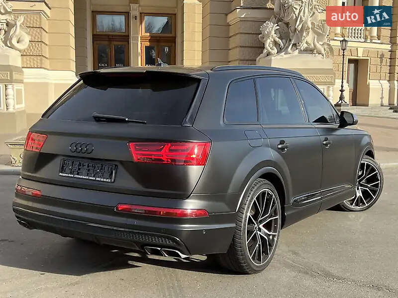 Позашляховик / Кросовер Audi SQ7 2017 в Києві