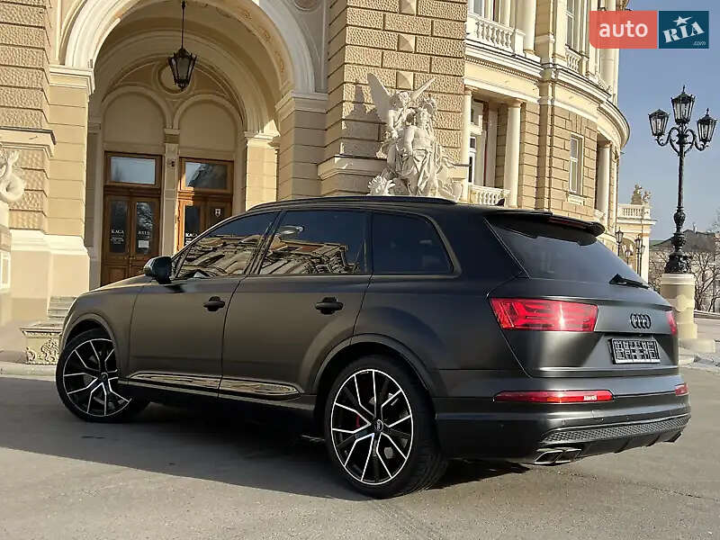 Позашляховик / Кросовер Audi SQ7 2017 в Києві