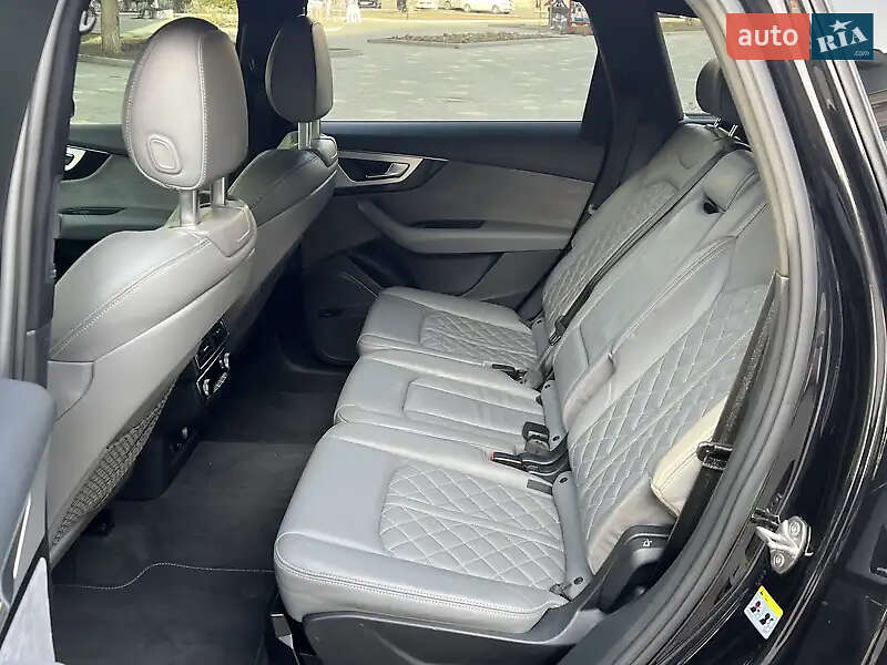 Позашляховик / Кросовер Audi SQ7 2017 в Києві