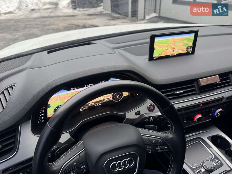 Внедорожник / Кроссовер Audi SQ7 2017 в Тернополе