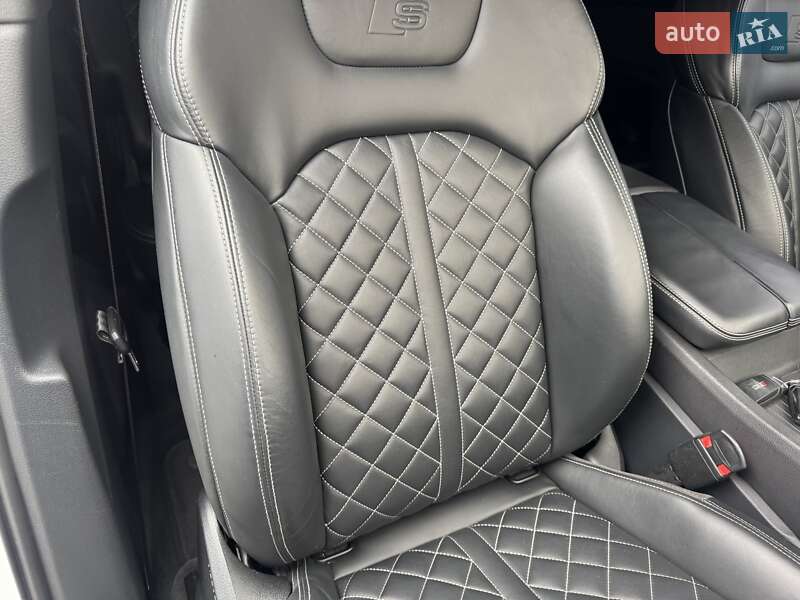 Внедорожник / Кроссовер Audi SQ7 2017 в Тернополе