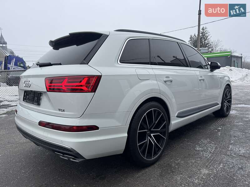 Внедорожник / Кроссовер Audi SQ7 2017 в Тернополе