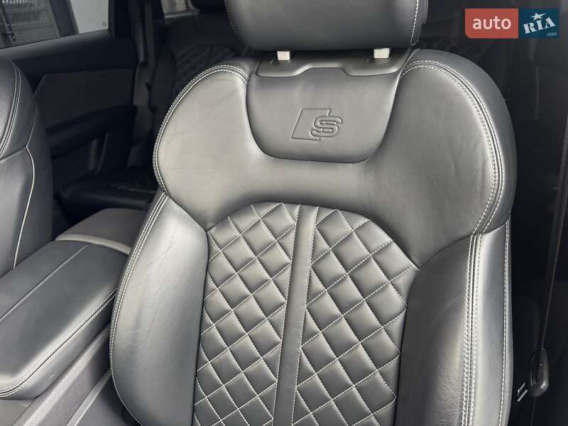 Внедорожник / Кроссовер Audi SQ7 2017 в Тернополе