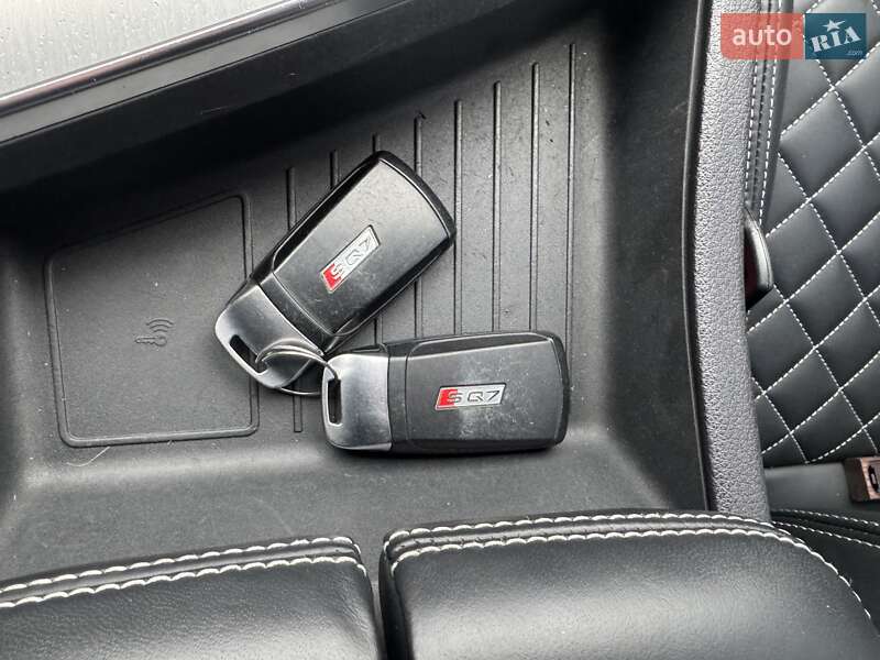 Внедорожник / Кроссовер Audi SQ7 2017 в Тернополе