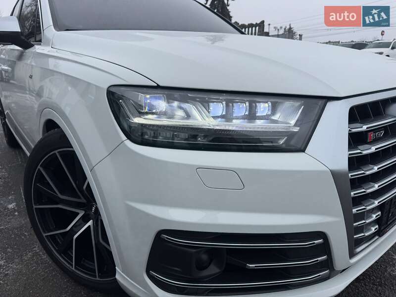 Внедорожник / Кроссовер Audi SQ7 2017 в Тернополе