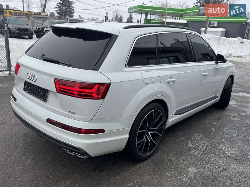 Внедорожник / Кроссовер Audi SQ7 2017 в Тернополе