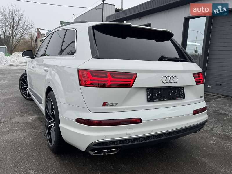 Внедорожник / Кроссовер Audi SQ7 2017 в Тернополе