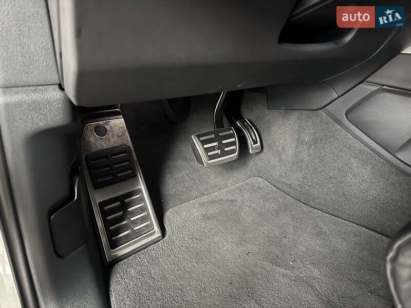 Внедорожник / Кроссовер Audi SQ7 2017 в Тернополе