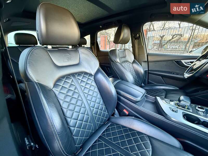 Внедорожник / Кроссовер Audi SQ7 2017 в Одессе