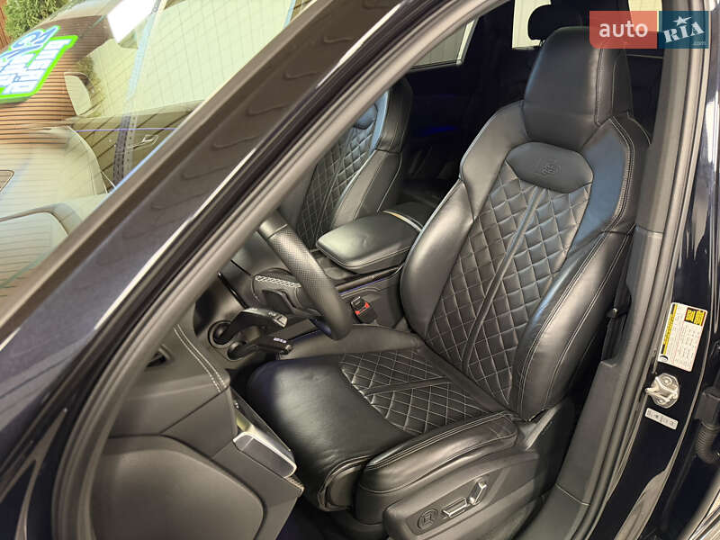 Внедорожник / Кроссовер Audi SQ7 2020 в Киеве